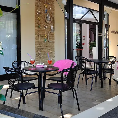 Roma Hotel 3*
